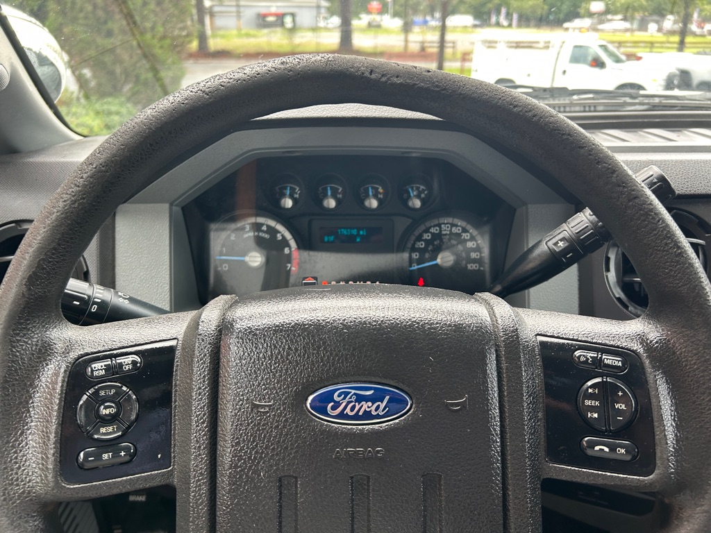 Photo 30 of this FORD F350 SERVICE