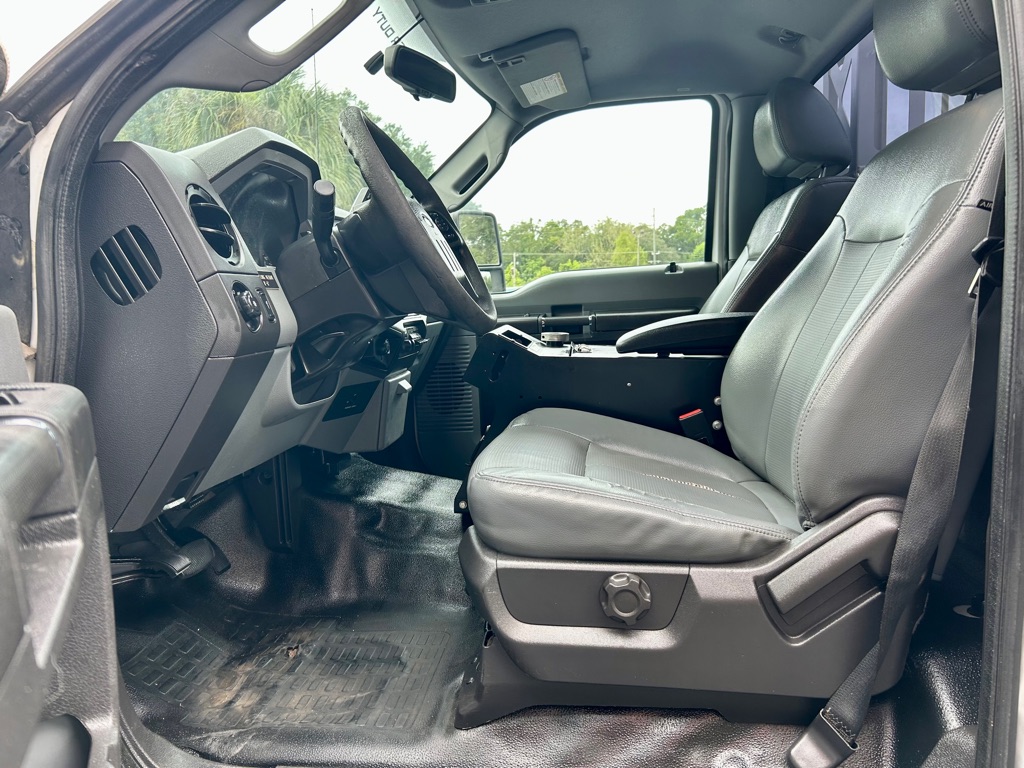 Photo 21 of this FORD F350 SERVICE