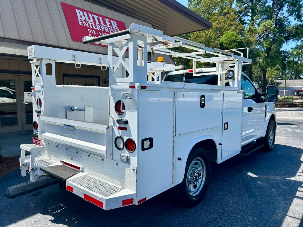 Photo 3 of this FORD F350 SERVICE