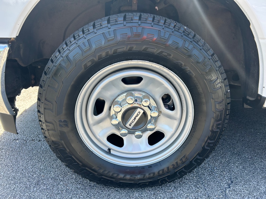 Photo 16 of this FORD F350 SERVICE