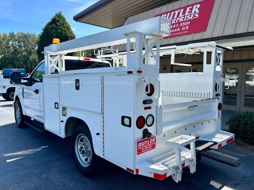 Photo 6 of this FORD F350 SERVICE