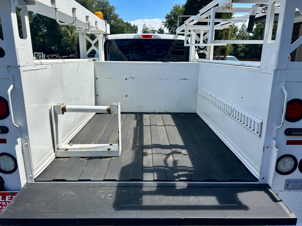 Photo 13 of this FORD F350 SERVICE