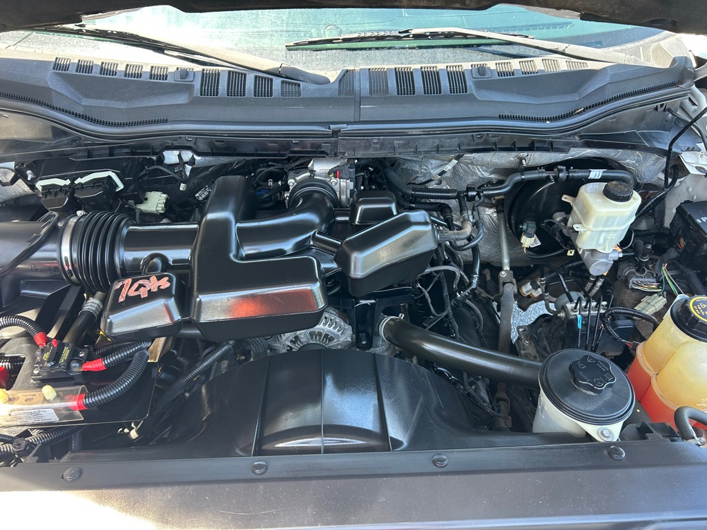 Photo 20 of this FORD F350 SERVICE