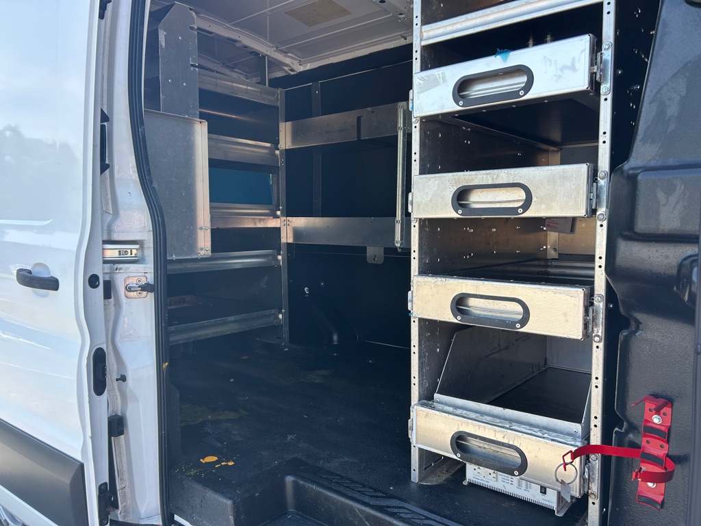 Photo 12 of this FORD TRANSIT 250