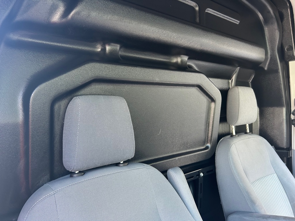 Photo 23 of this FORD TRANSIT 250