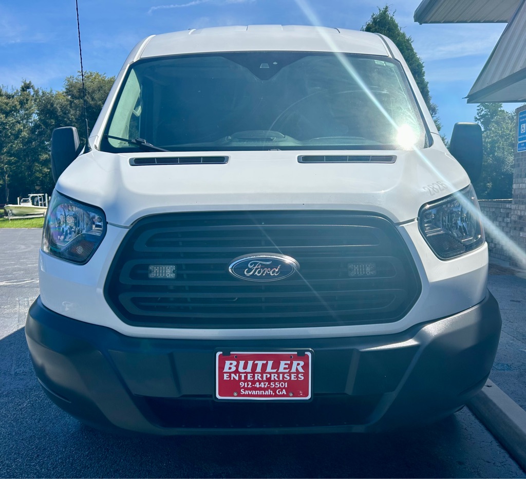Photo 7 of this FORD TRANSIT 250