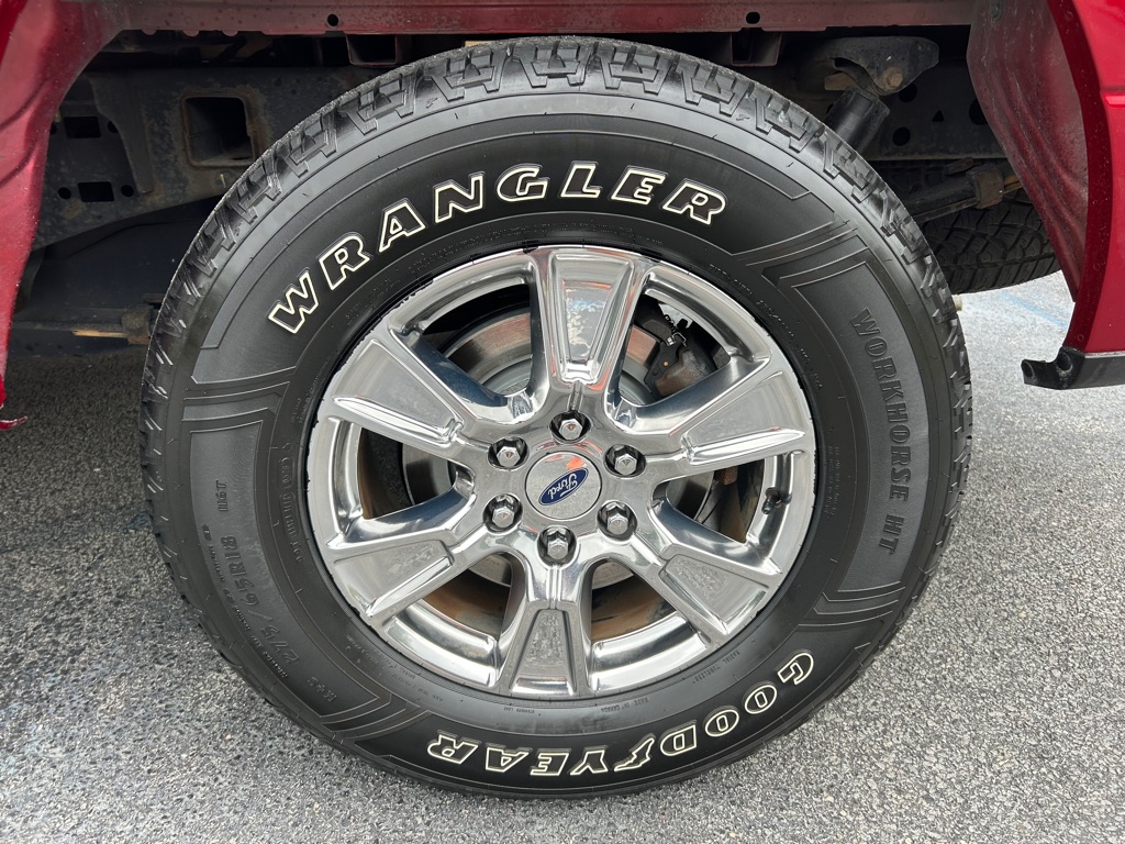 Photo 16 of this FORD F150 SUPER CREW