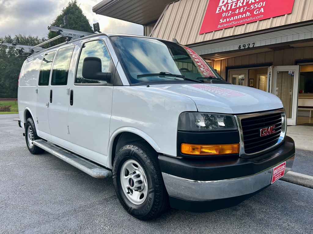 Photo 2 of this GMC SAVANA 2500