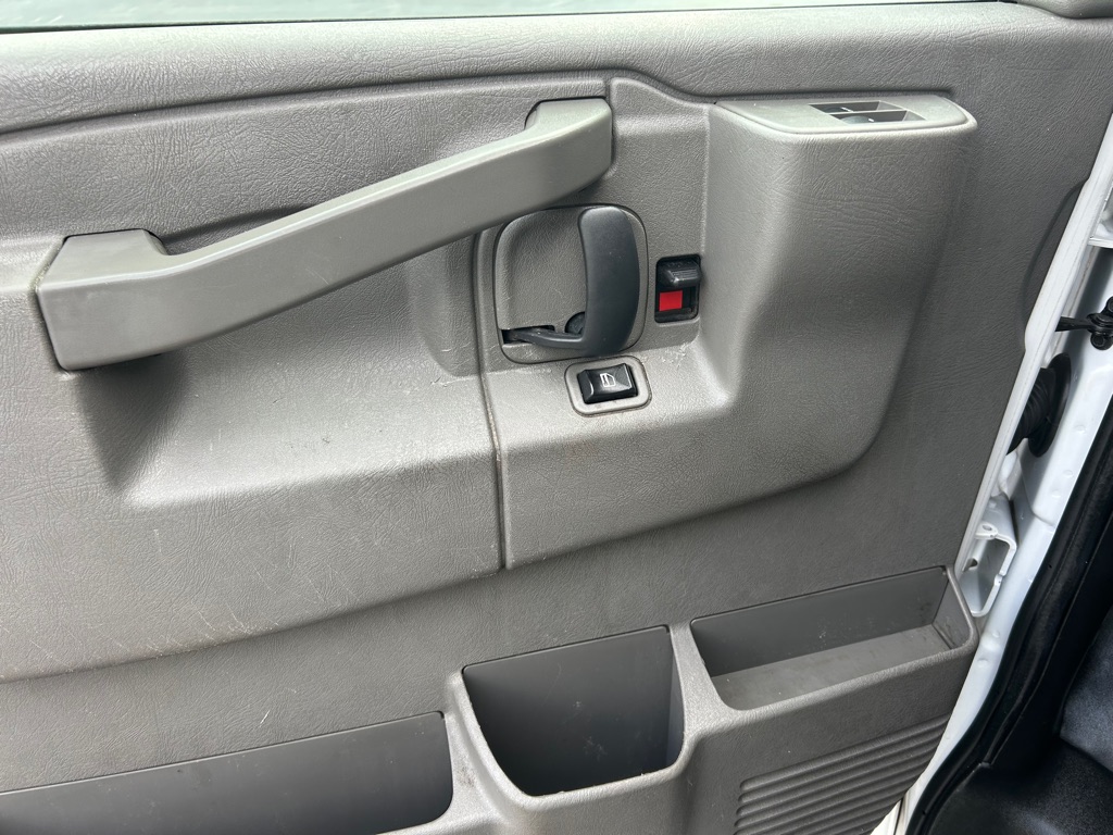 Photo 20 of this GMC SAVANA 2500