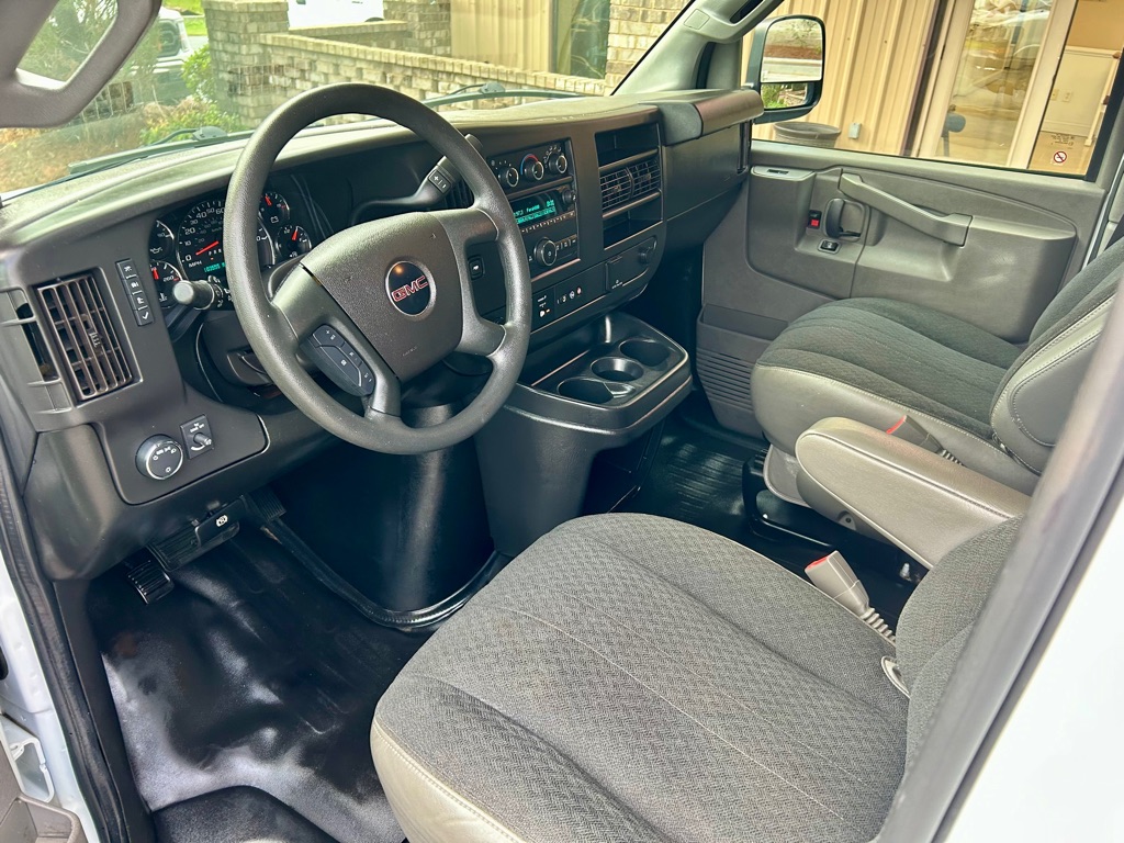 Photo 19 of this GMC SAVANA 2500