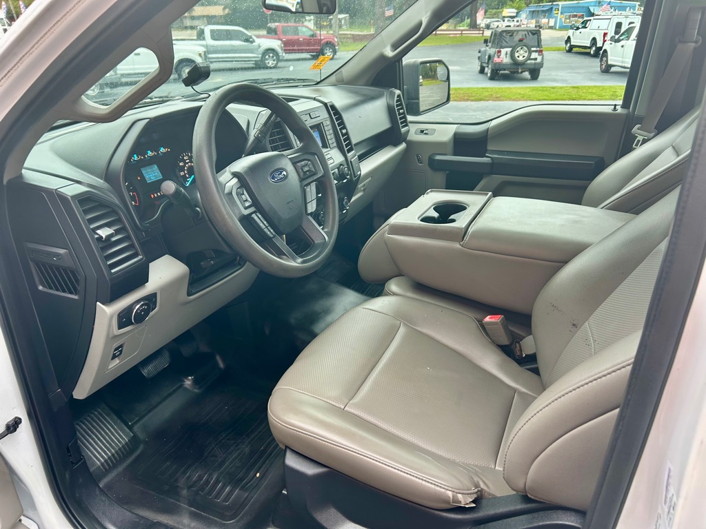 Photo 16 of this FORD F150 REGULAR