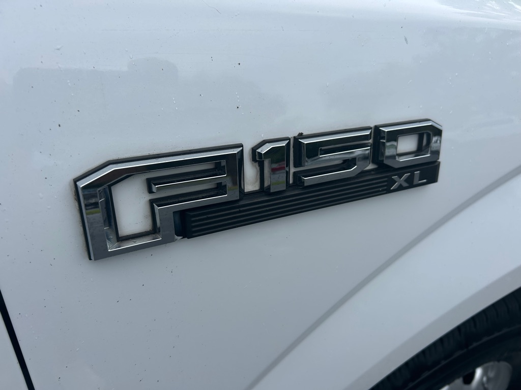 Photo 11 of this FORD F150 REGULAR