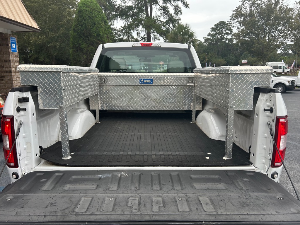 Photo 10 of this FORD F150 REGULAR