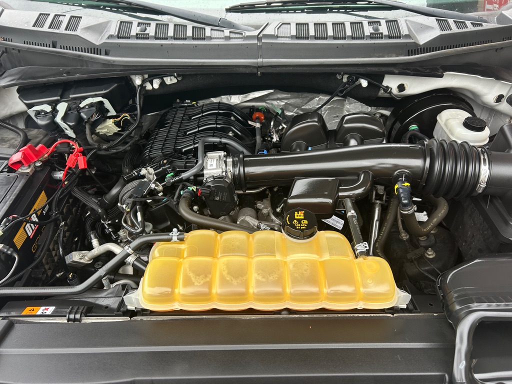 Photo 12 of this FORD F150 REGULAR