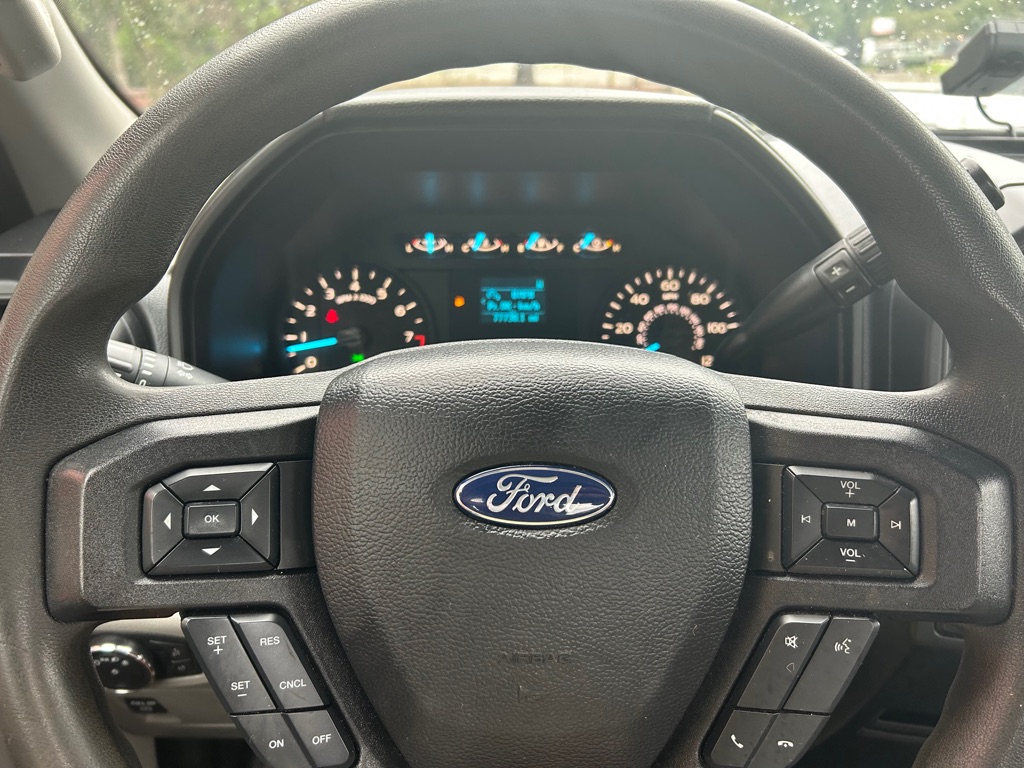 Photo 25 of this FORD F150 REGULAR