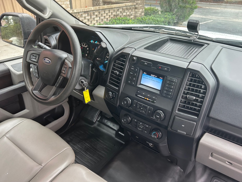Photo 22 of this FORD F150 REGULAR