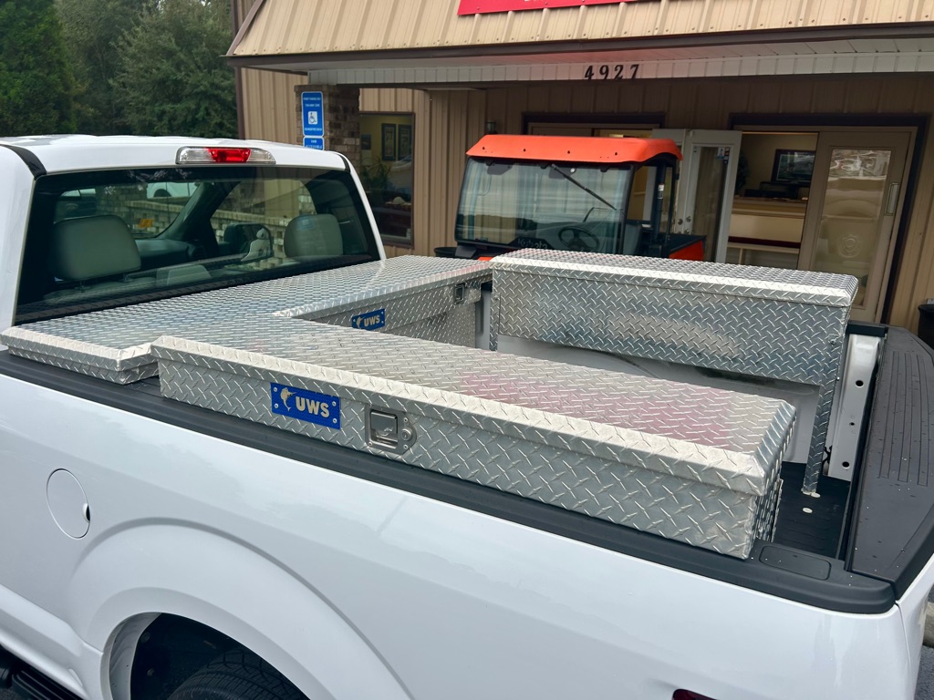 Photo 7 of this FORD F150 REGULAR