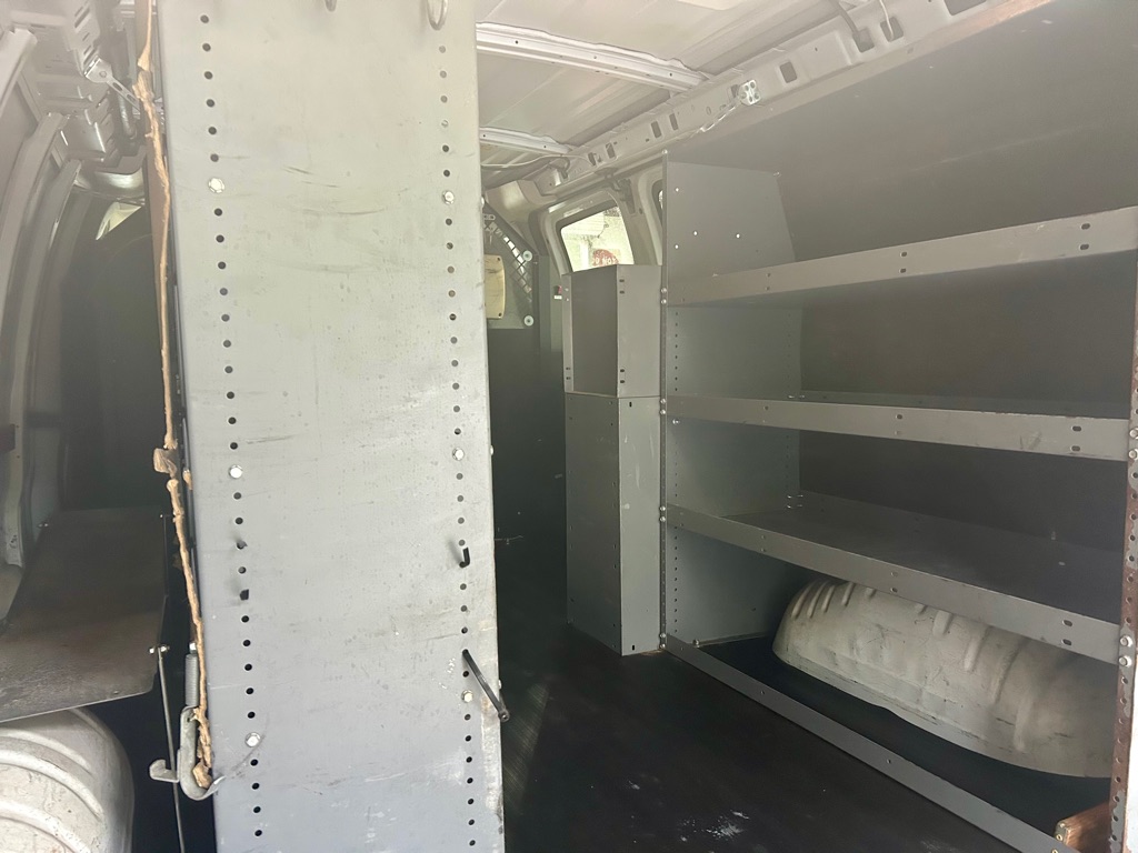 Photo 17 of this CHEVROLET EXPRESS G2500