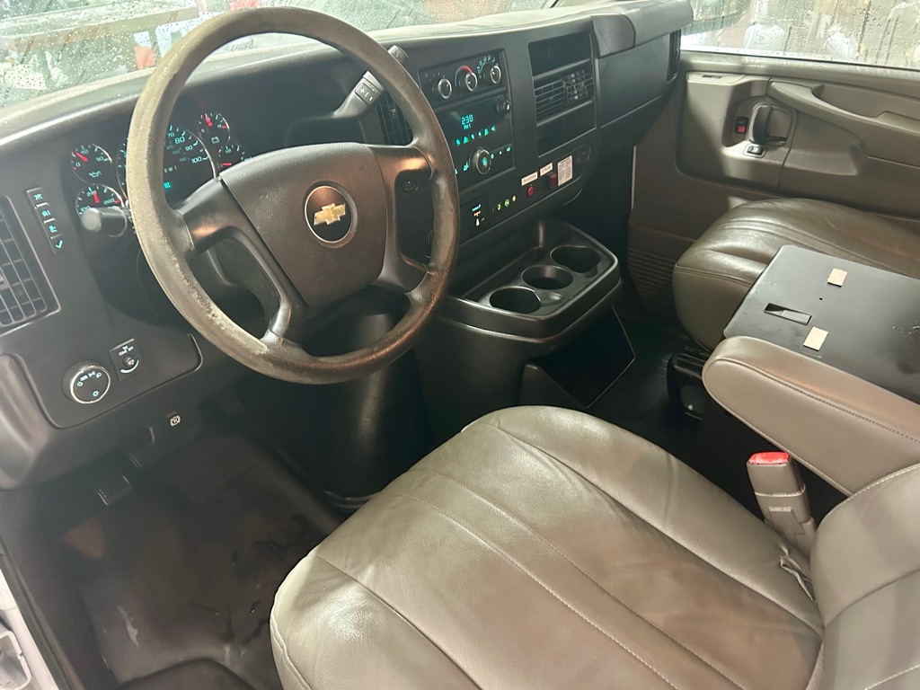 Photo 23 of this CHEVROLET EXPRESS G2500