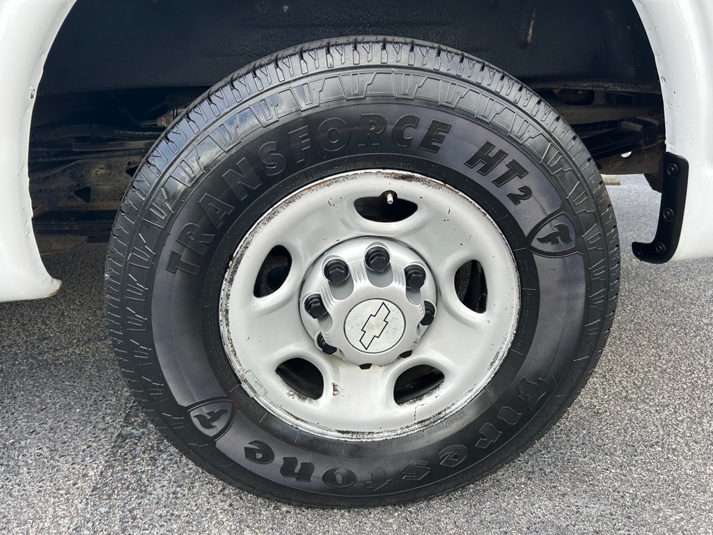 Photo 10 of this CHEVROLET EXPRESS G2500