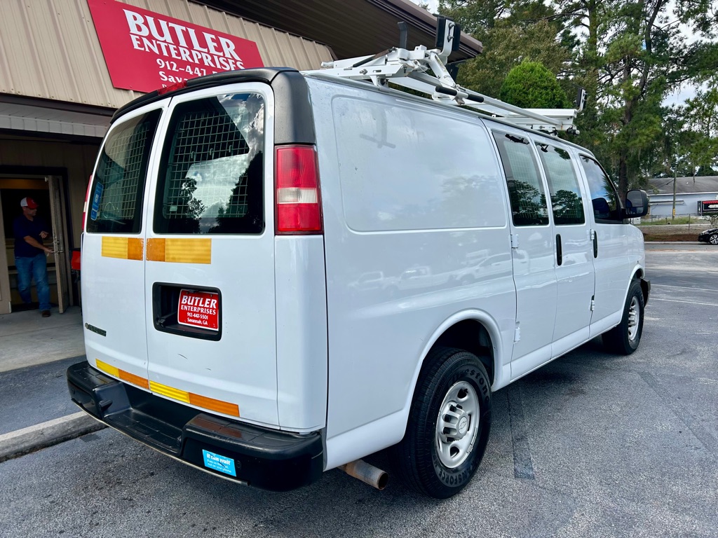 Photo 3 of this CHEVROLET EXPRESS G2500