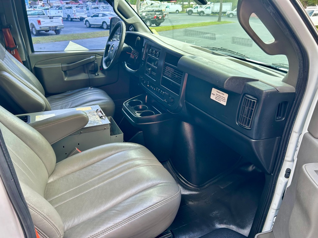Photo 28 of this CHEVROLET EXPRESS G2500