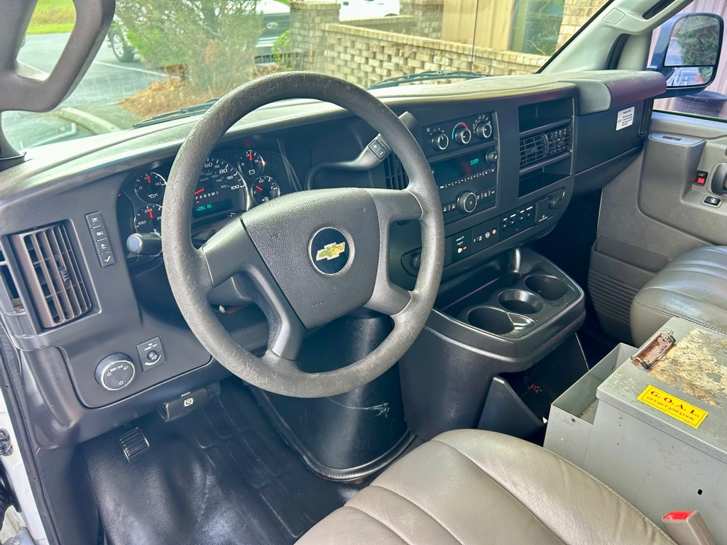 Photo 23 of this CHEVROLET EXPRESS G2500