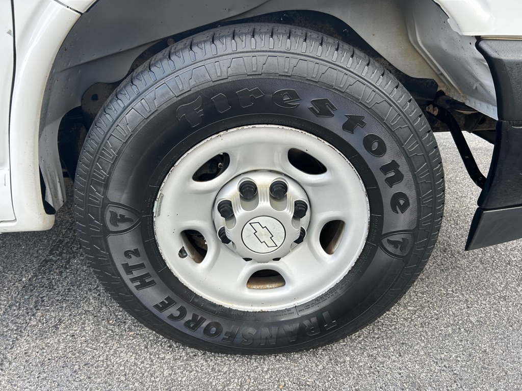 Photo 11 of this CHEVROLET EXPRESS G2500