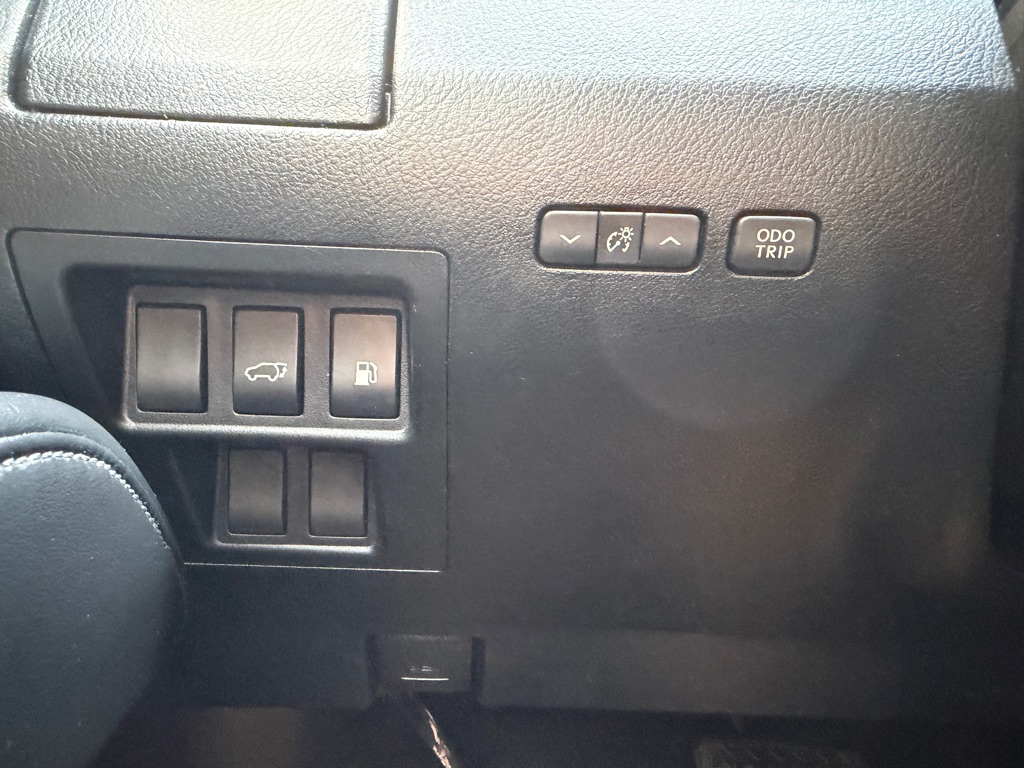 Photo 9 of this LEXUS RX 350