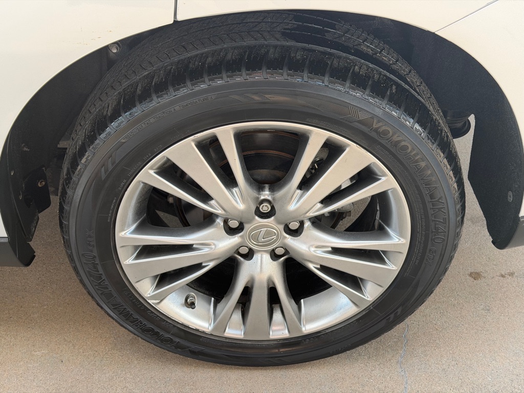 Photo 23 of this LEXUS RX 350