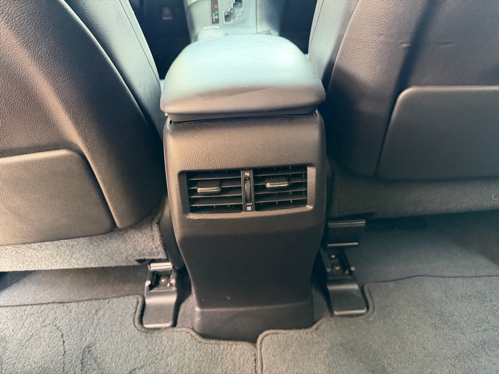 Photo 15 of this LEXUS RX 350