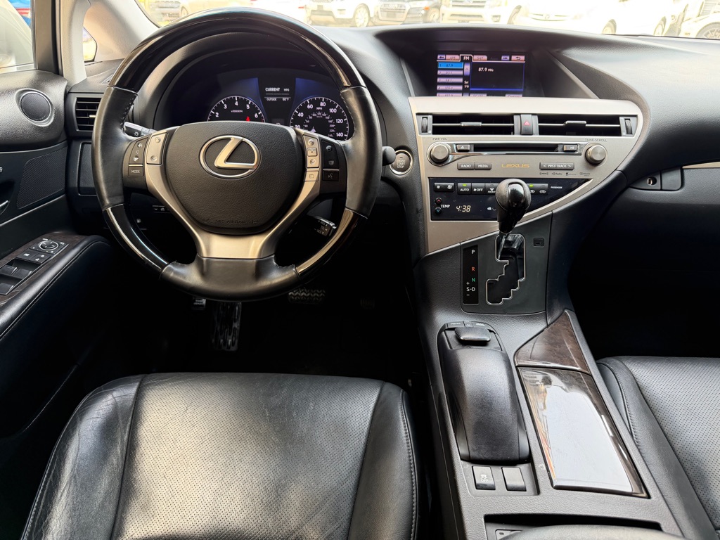 Photo 16 of this LEXUS RX 350