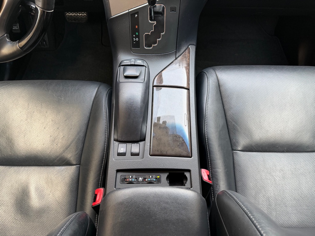 Photo 19 of this LEXUS RX 350