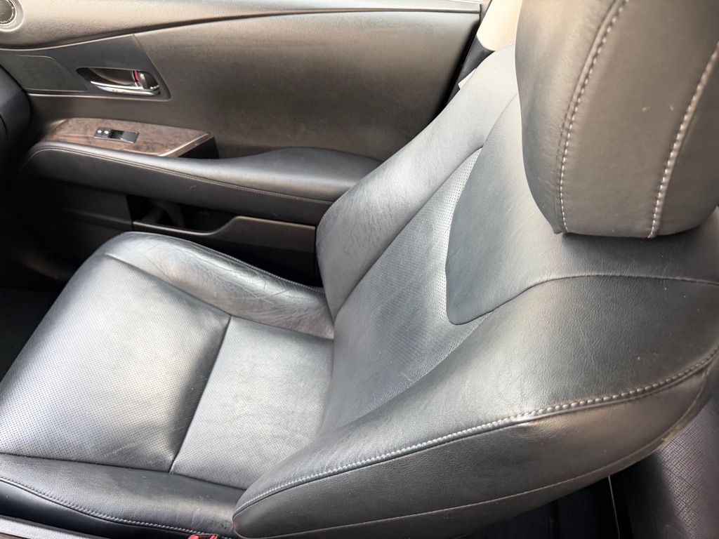 Photo 17 of this LEXUS RX 350