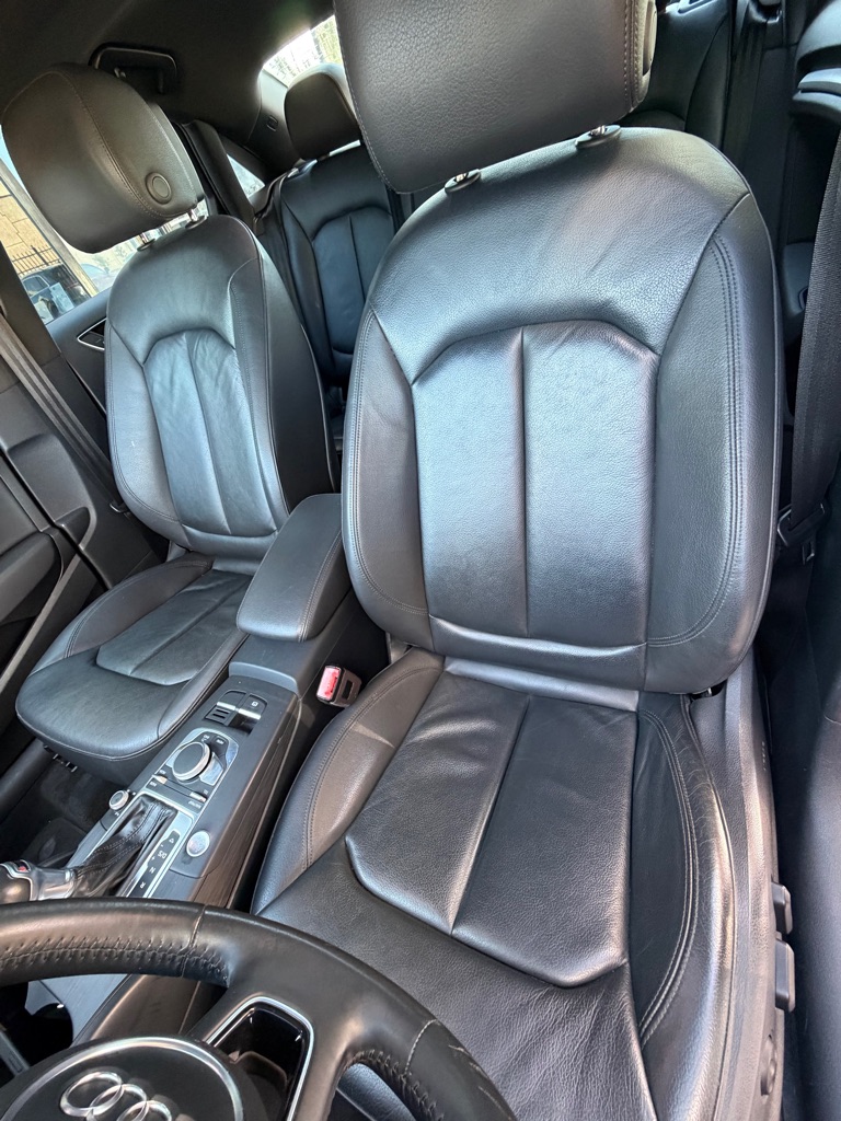 Photo 8 of this AUDI A3