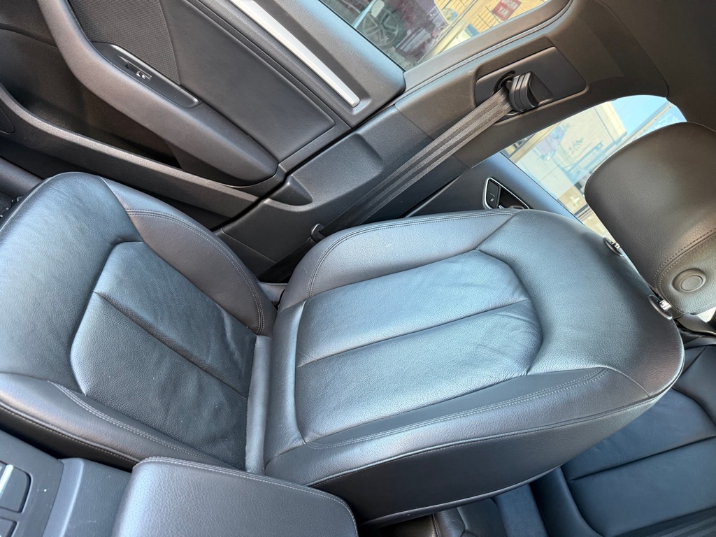 Photo 9 of this AUDI A3