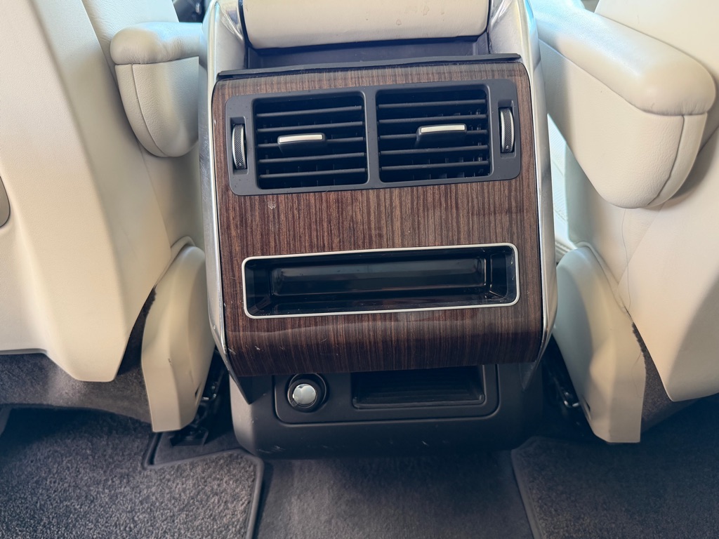 Photo 18 of this LAND ROVER RANGE ROVER SPO