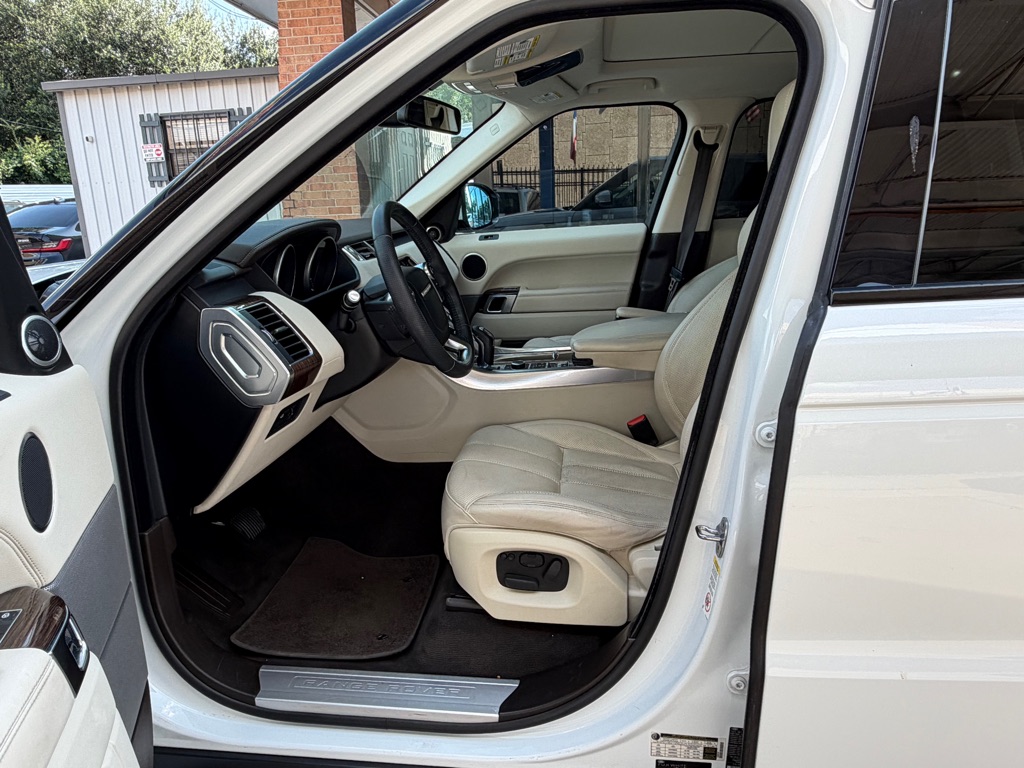 Photo 10 of this LAND ROVER RANGE ROVER SPO