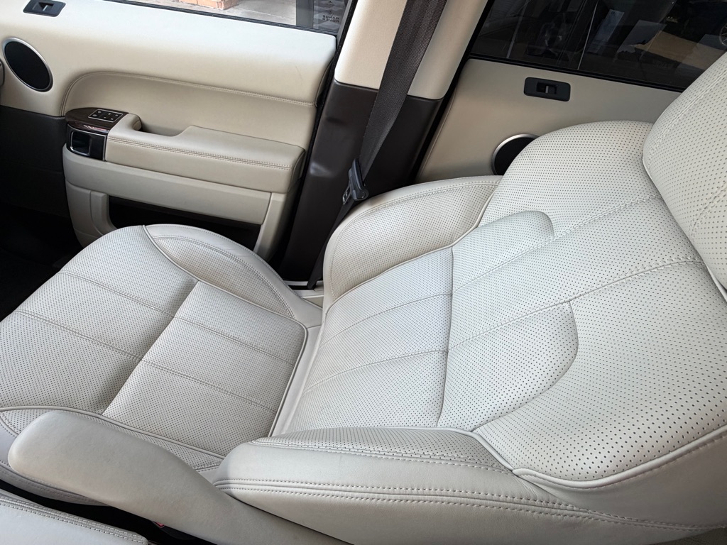 Photo 21 of this LAND ROVER RANGE ROVER SPO