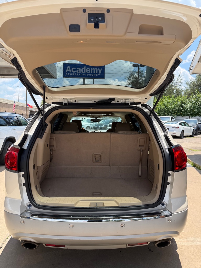 Photo 17 of this BUICK ENCLAVE