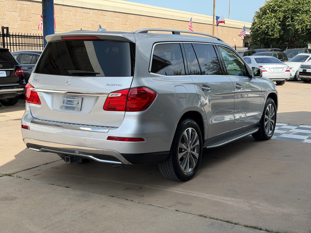 Photo 5 of this MERCEDES-BENZ GL