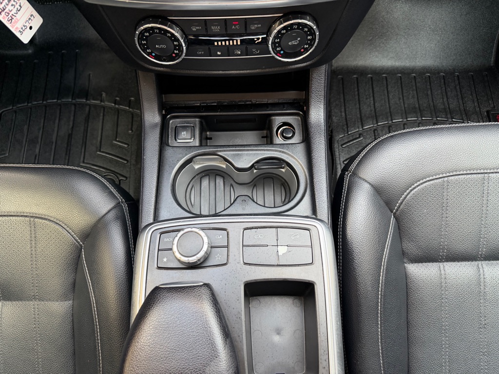 Photo 16 of this MERCEDES-BENZ GL