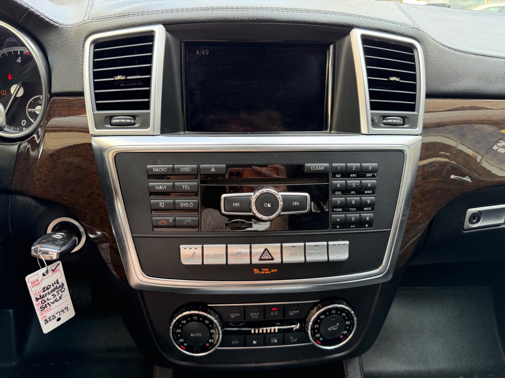 Photo 13 of this MERCEDES-BENZ GL