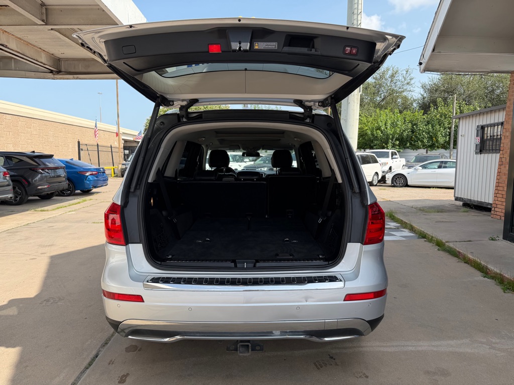 Photo 19 of this MERCEDES-BENZ GL
