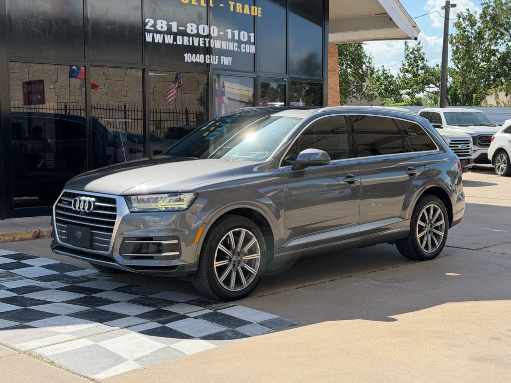 Photo 2 of this AUDI Q7