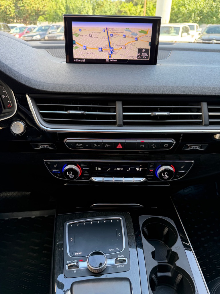 Photo 16 of this AUDI Q7