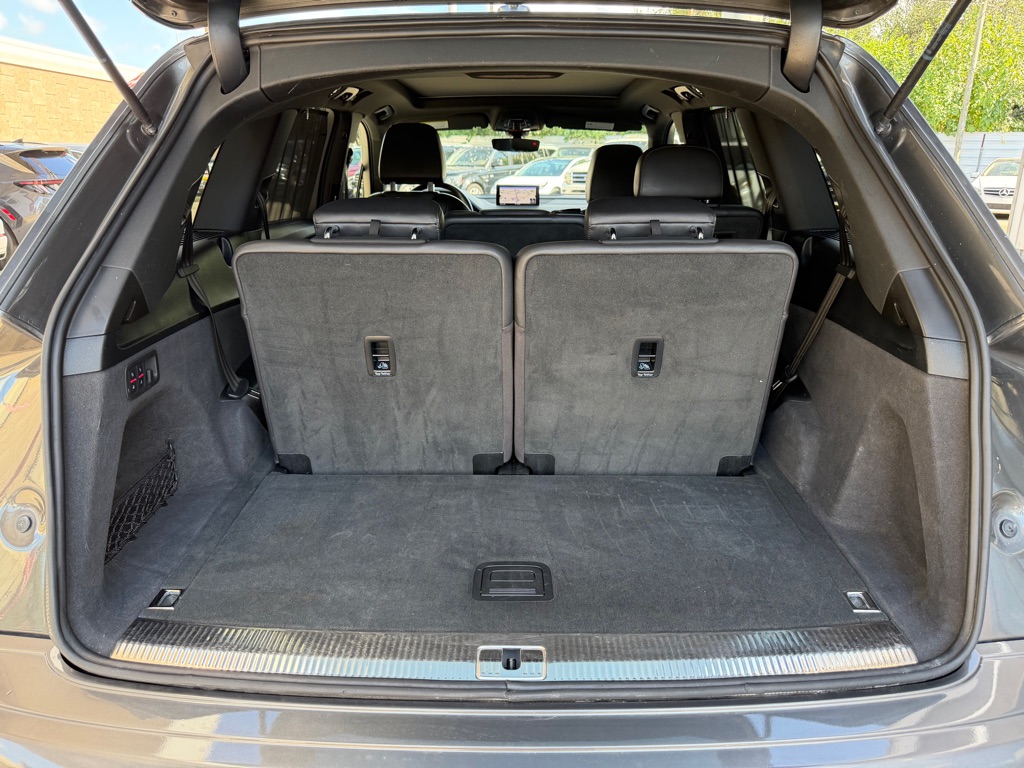 Photo 25 of this AUDI Q7