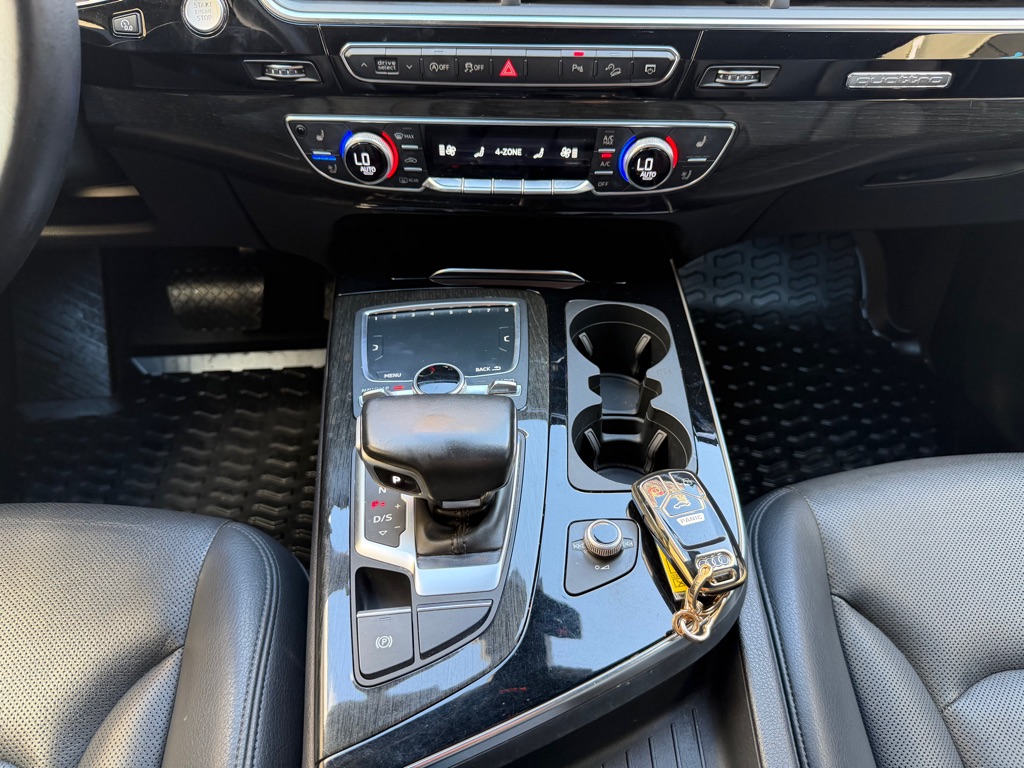Photo 19 of this AUDI Q7