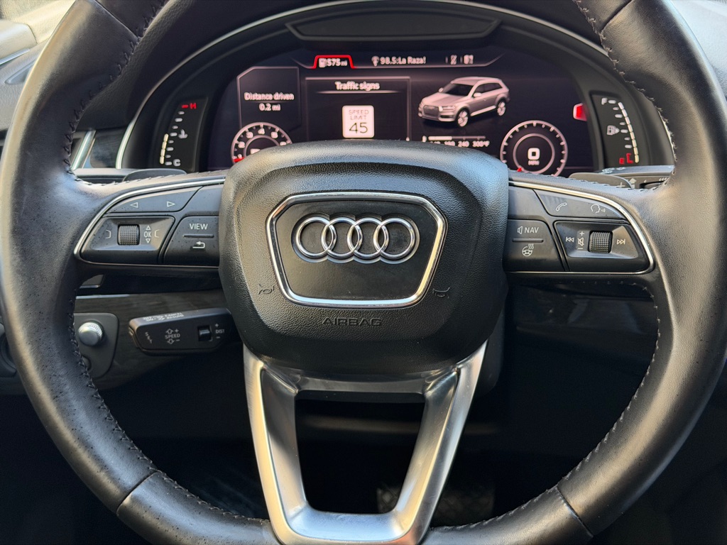 Photo 18 of this AUDI Q7