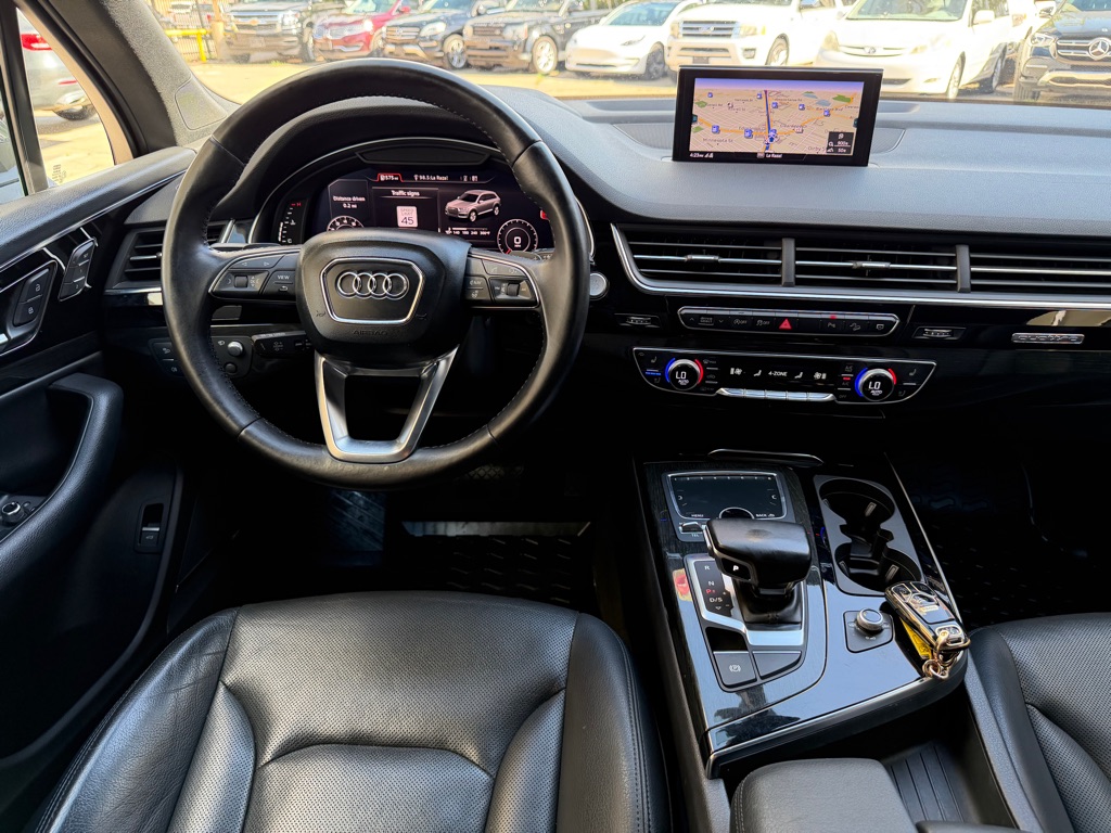 Photo 17 of this AUDI Q7